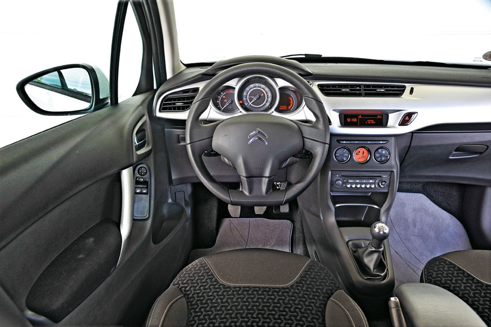 Maluchy, które nie zrujnują budżetu kierowcy: Opel Corsa kontra Peugeot 207, VW Polo, Citroen C3 i Ford Fiesta