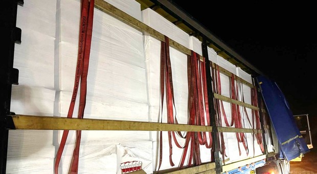 Niemieckie służby zaskoczone. Polski kierowca z kontrabandą wartą 1,8 mln euro