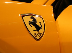 Ferrari 458 rozbite w Krakowie. Nagranie kolizji