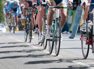 Rowerzyści w natarciu – pobili i zwyzywali funkcjonariuszy