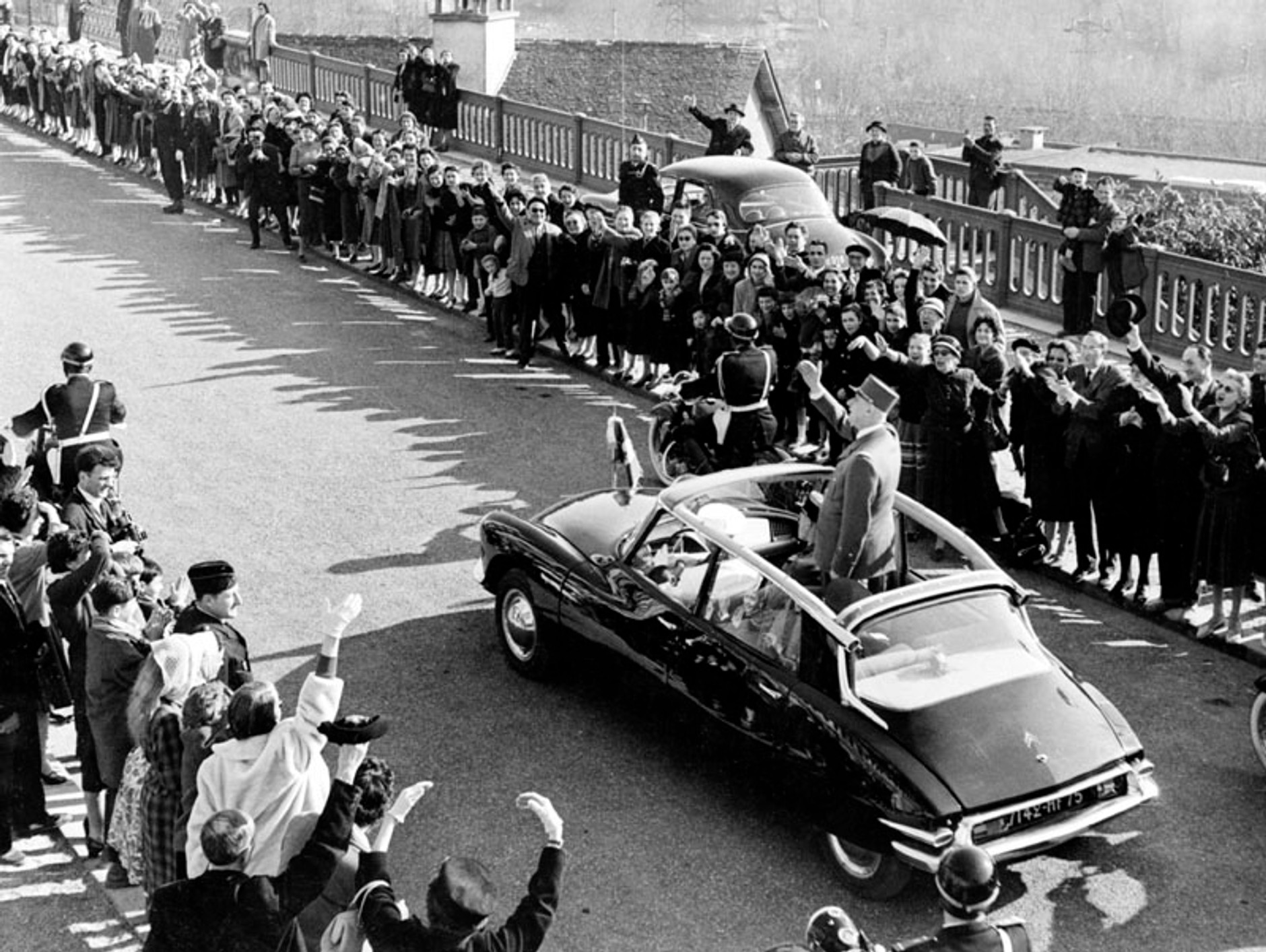 50 kultowych aut w Paradzie Zabytkowych Citroënów w Warszawie (3.10)