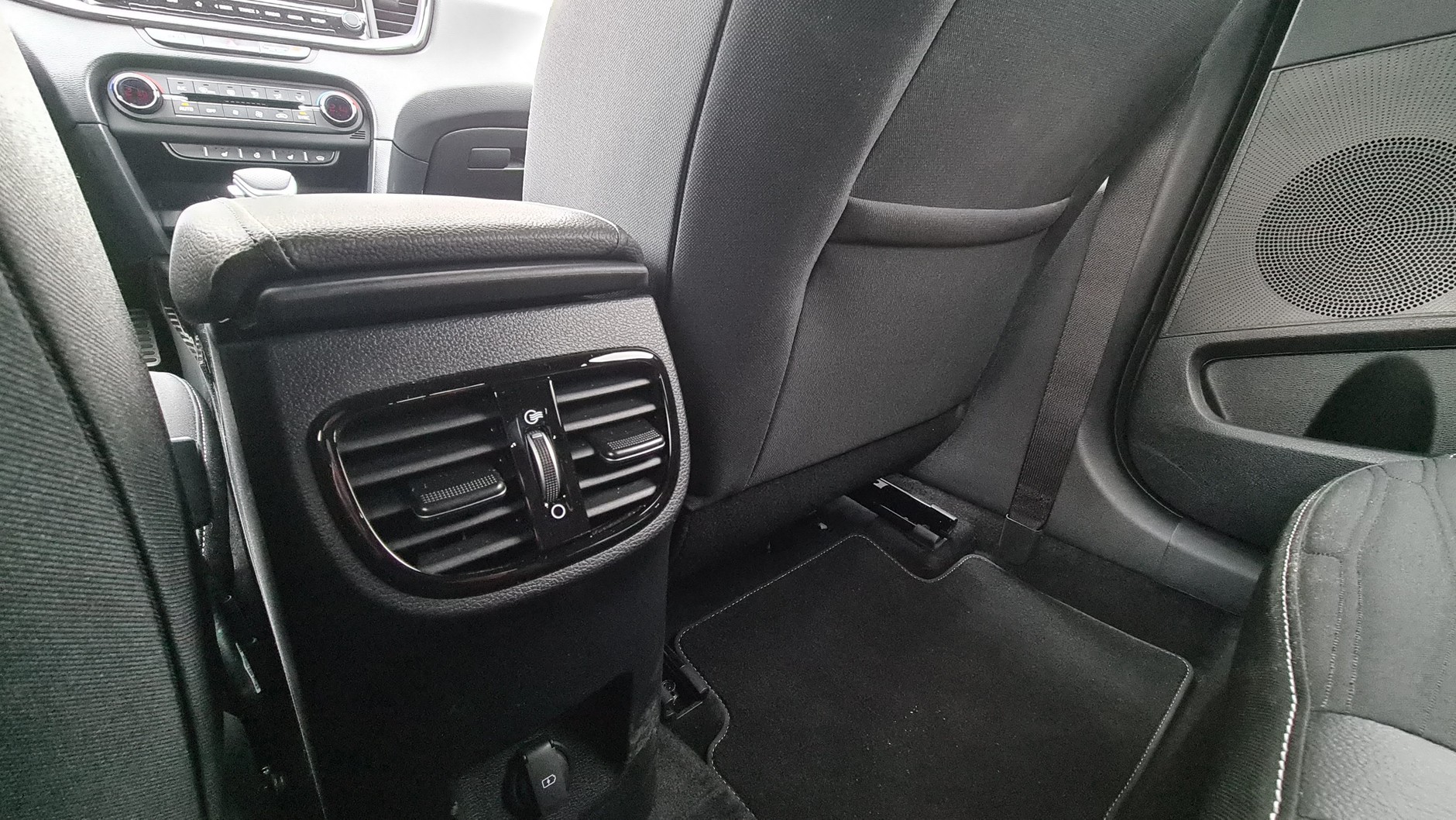 Kia Ceed 1.5 T-GDI 7DCT GT Line - 3 gen 2021