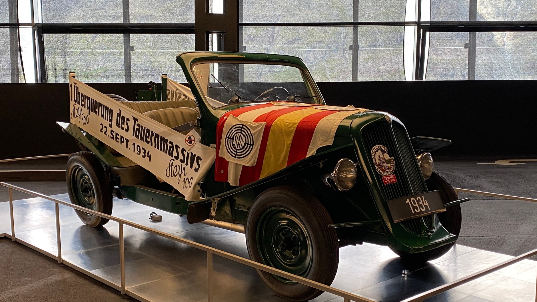 Porsche 718 Cayman T (982c, 2022 r.) – podróż w Alpy