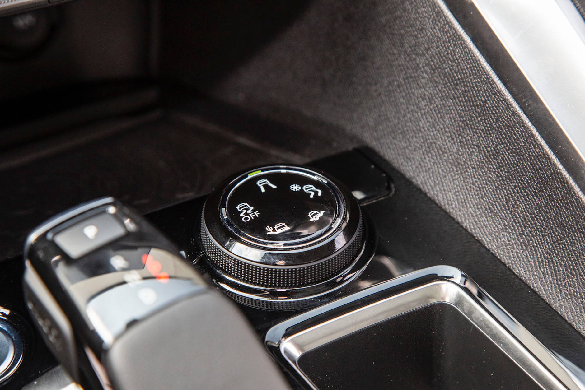 Peugeot 3008 Crossway – w podróżniczym przebraniu