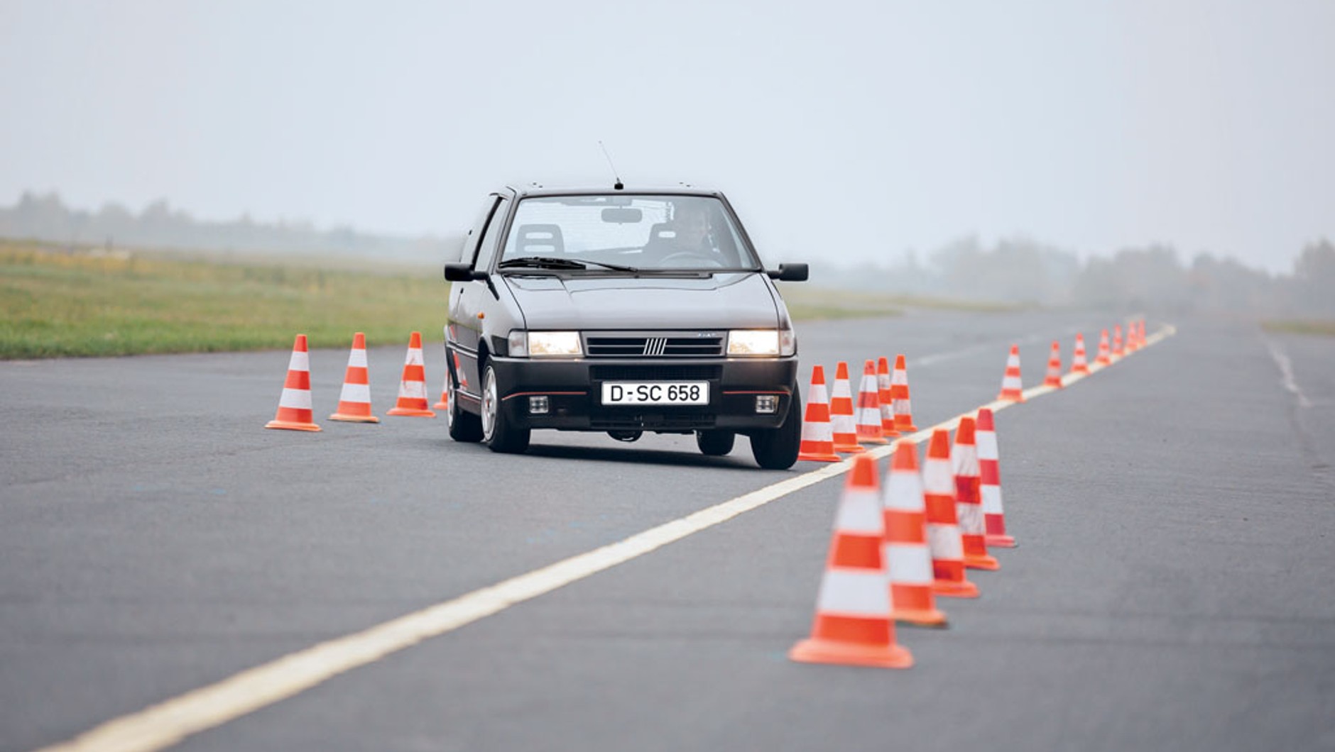 Uno Turbo to poważny zawodnik: świetny silnik, 
bogate wyposażenie i przestronne wnętrze. Niestety, ma też wady.