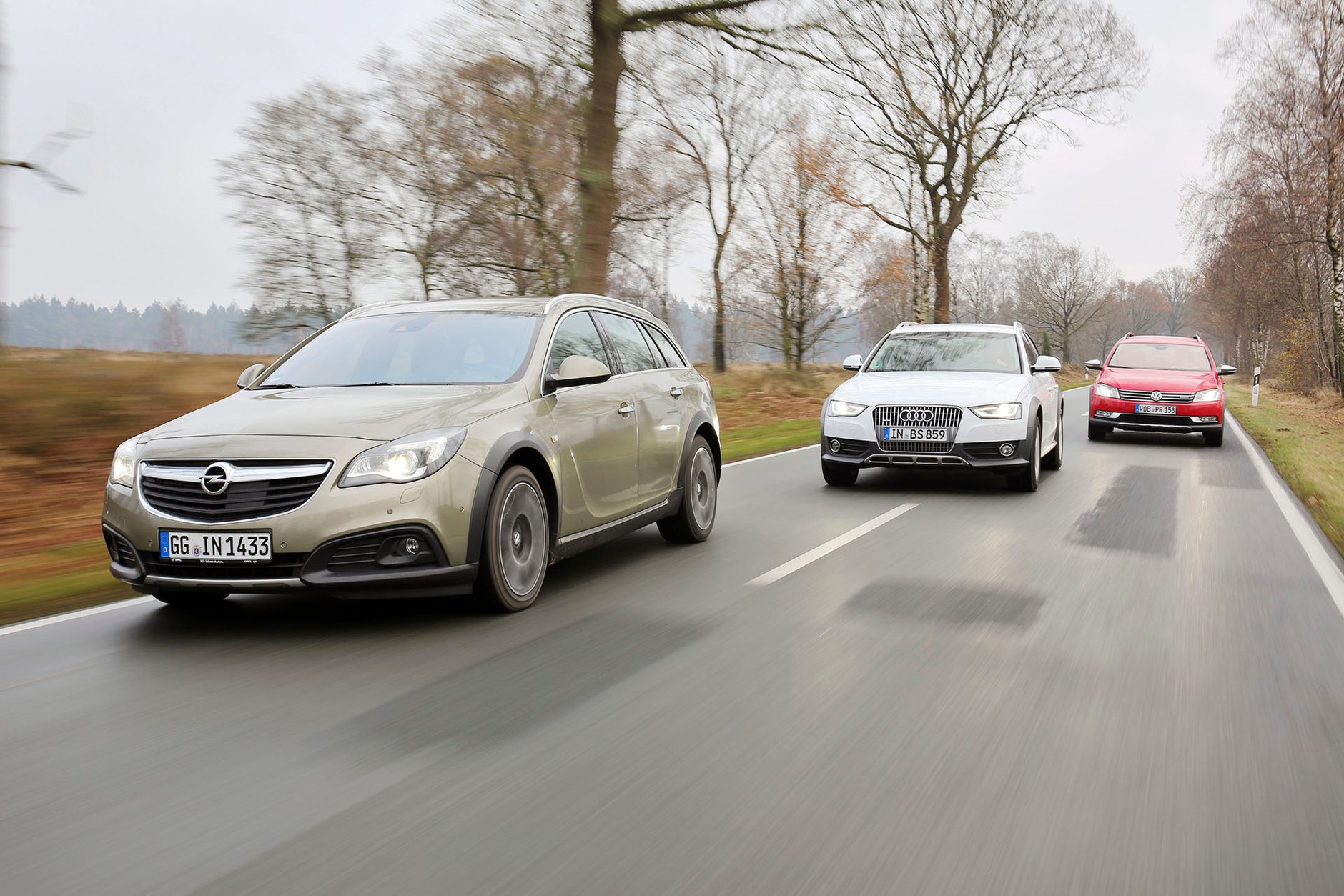 Używane kombi idealne na złe drogi - Passat Alltrack kontra A4 Allroad i Imsignmia Country Tourer