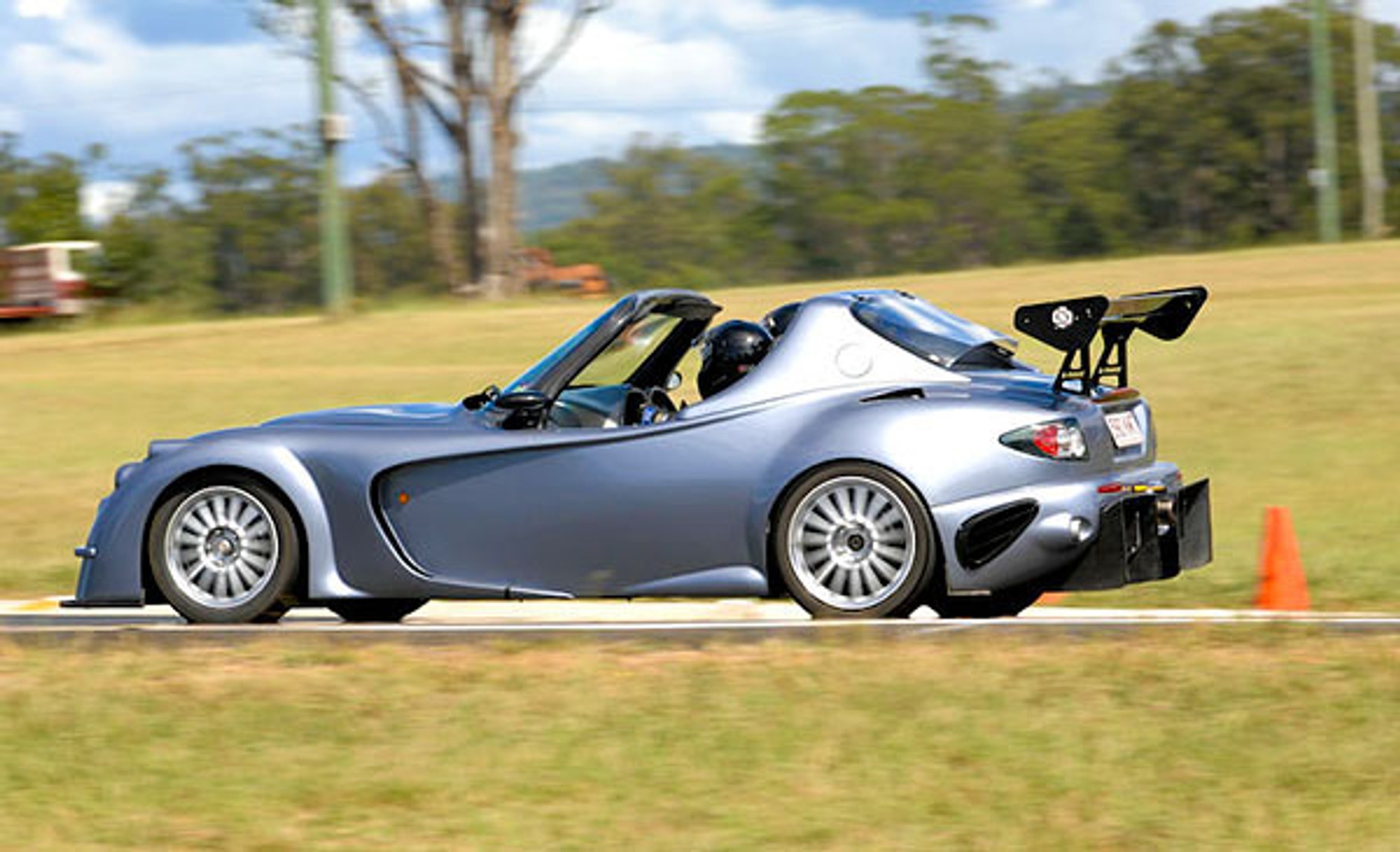 Skelta zmusza mnie do samokrytyki przed kolektywem