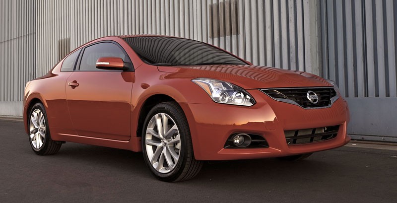 Nissan Altima 2010: amerykański facelifting na rok 2010