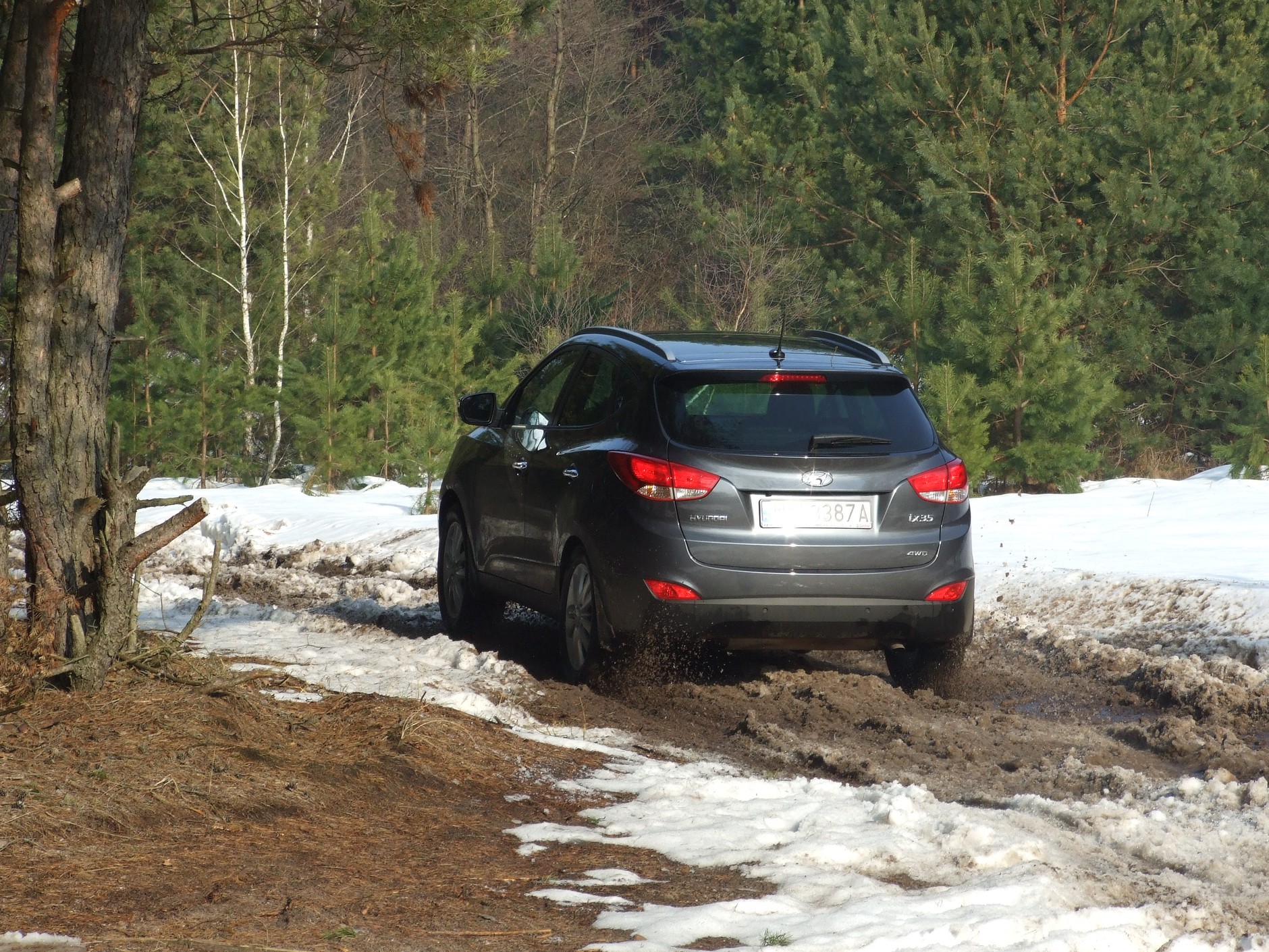 Hyundai ix35: po asfalcie i po błocie, po twardym i po miękkim - nowy gracz w segmencie SUV