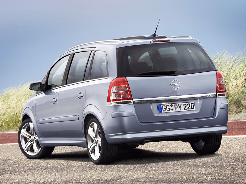 Opel: nowa Zafira w natarciu od lutego (dane techniczne plus ceny w Polsce)