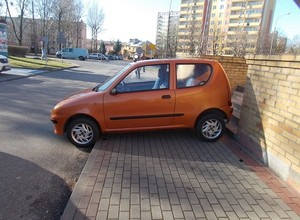 "Mistrzowie parkowania" - Straż Miejska z Płocka pokazała zdjęcia