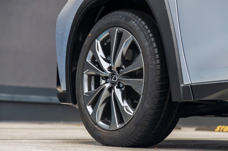 2024 Lexus UX300h