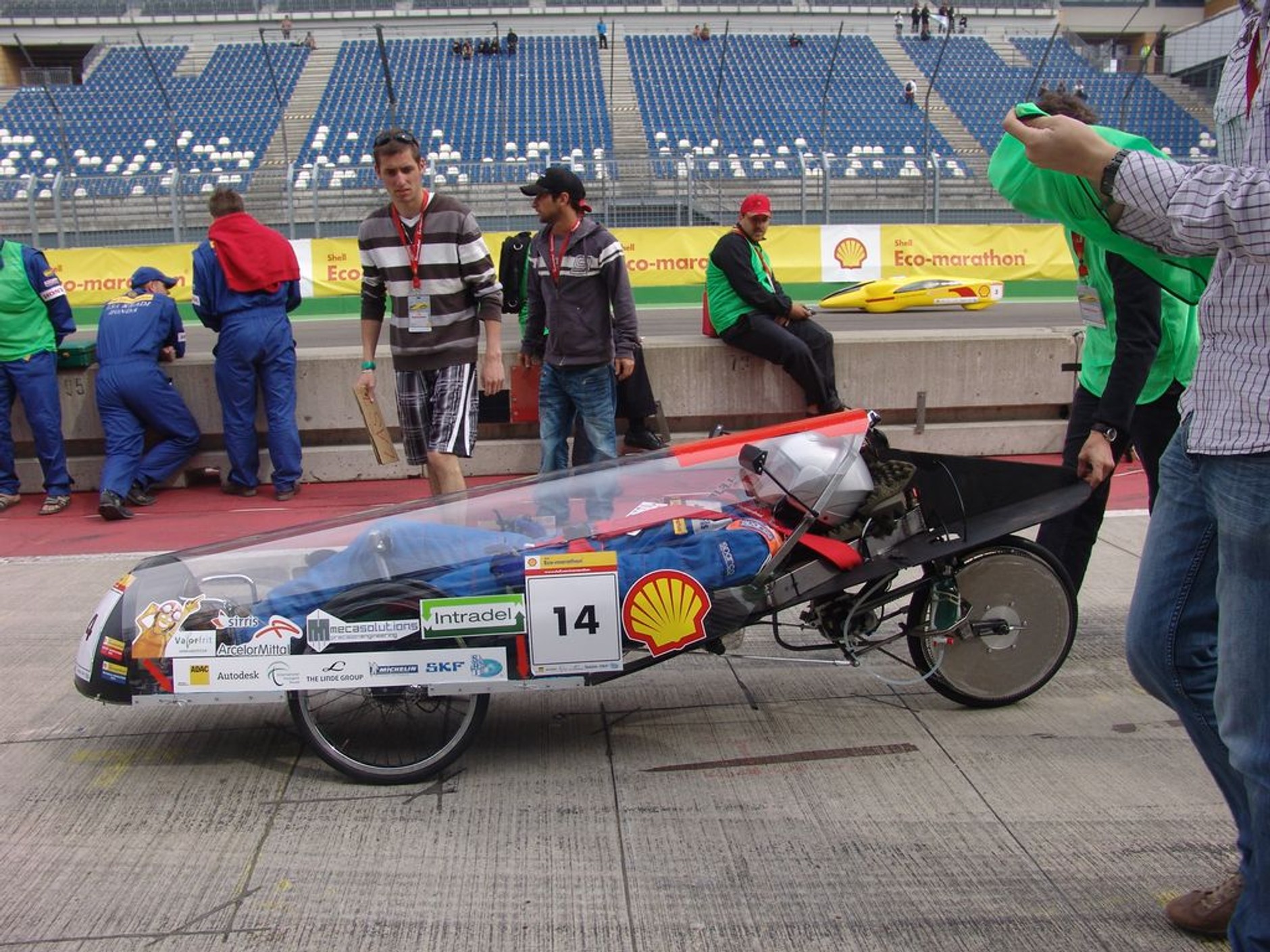 Shell Eco-marathon 2011: ile km na 1 litrze?
