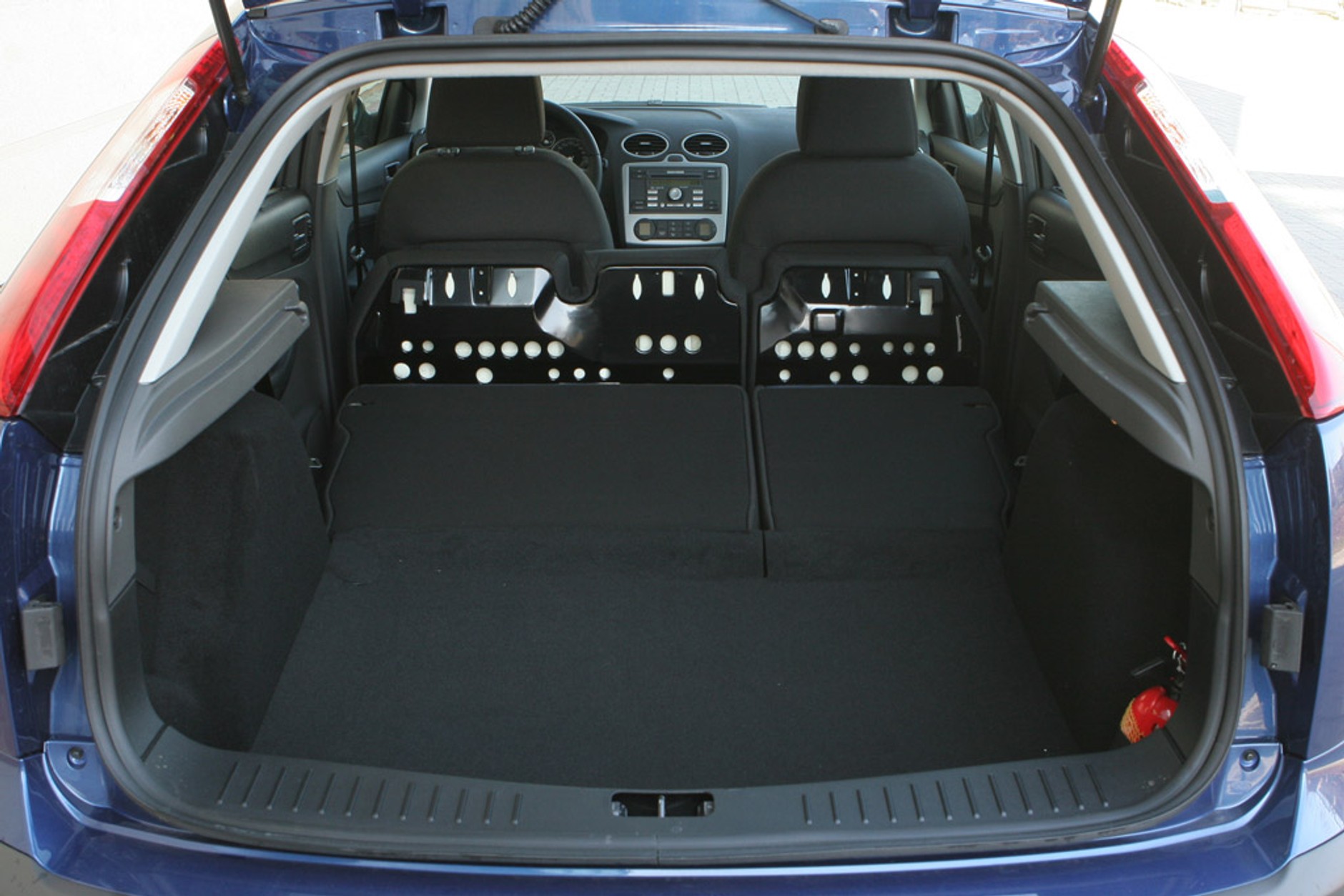 Ford Focus kontra Kia ceed i Toyota Auris: czy każdy sposób na oszczędzanie jest dobry?