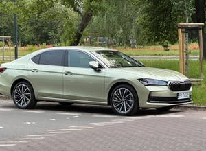 To pierwsza hybryda z wtyczką, którą naprawdę polubiłem. Skoda zaskakiwała każdego dnia