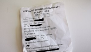 Zaparkował na darmowym parkingu przed hipermarketem. Ma zapłacić 190 zł, bo nie był dość czujny