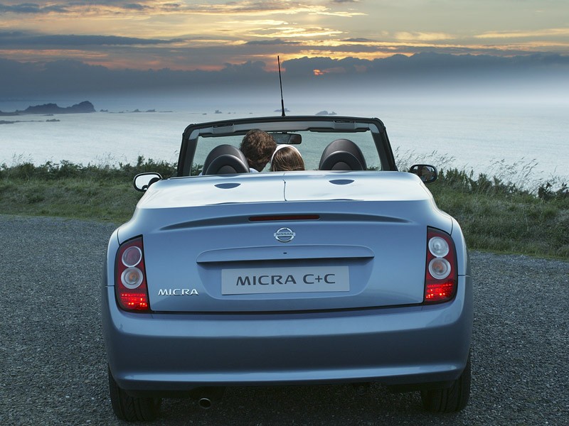 Świat zwariował: Nissan Micra C+C z Wlk. Brytanii do Japonii