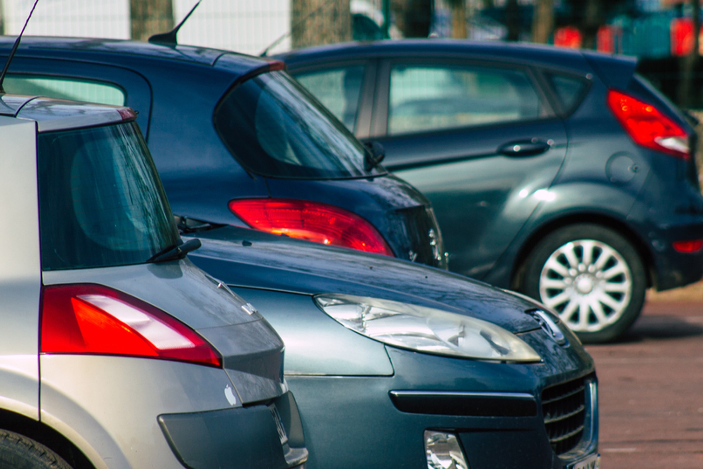 Kontrowersje wokół opłat w Szczecinie. Bezprawne kary za parkowanie poza miejscami?