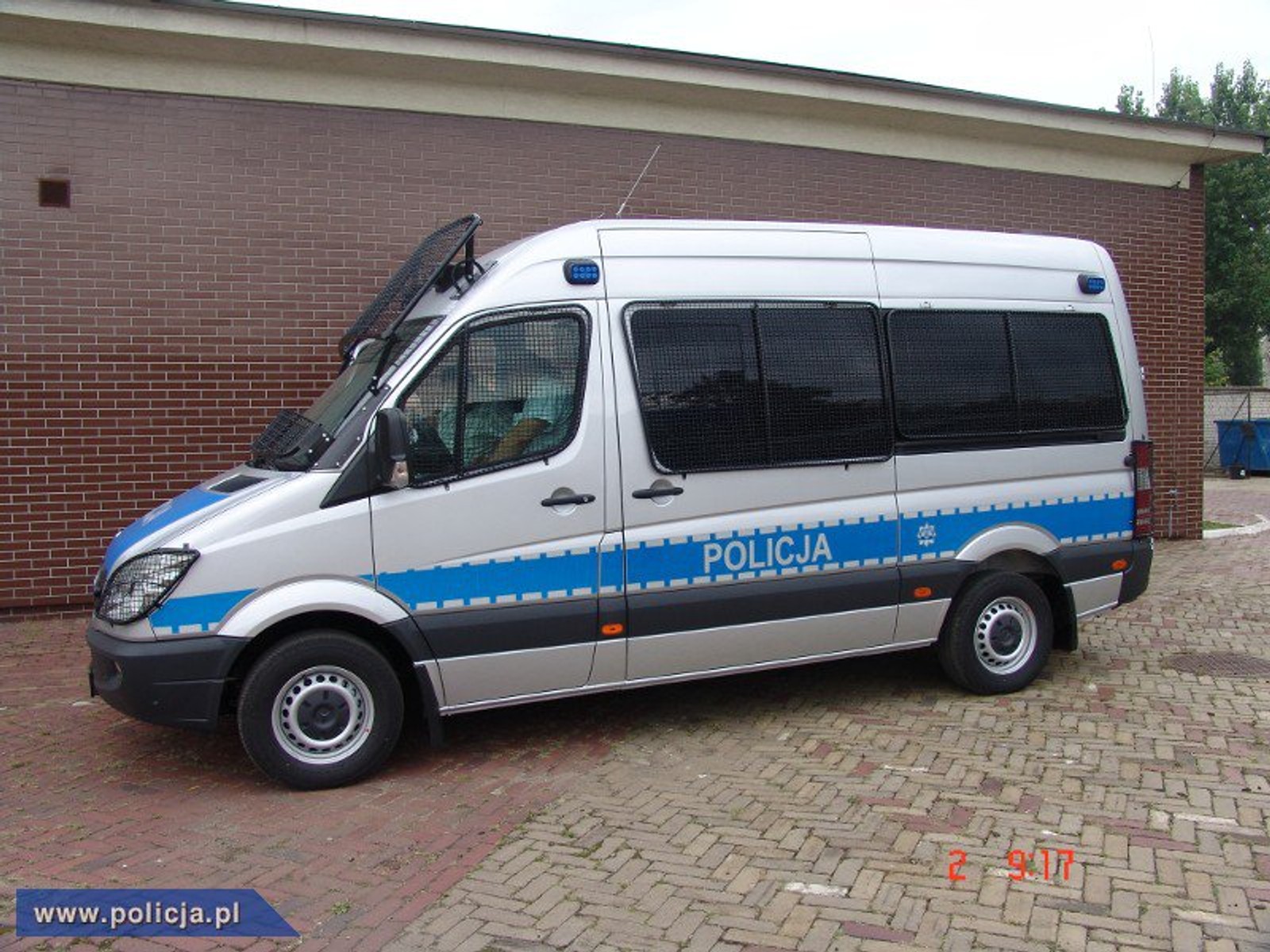 Mercedesy zastąpią policyjne VW Transportery