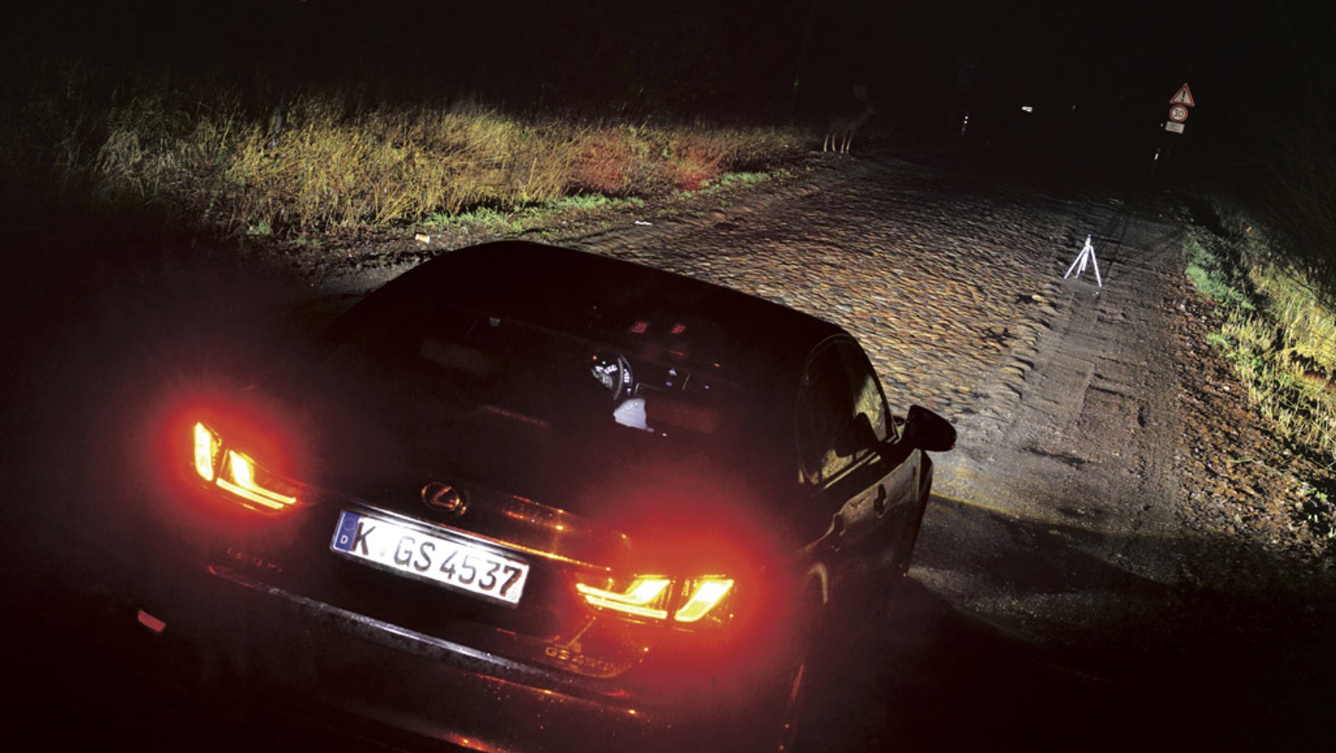 Porównanie świateł samochodowych: sprawdzamy, jak w praktyce działają: halogen, ksenon oraz lampa LED