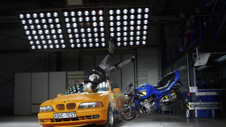 Test poduszek powietrznych dla motocyklistów