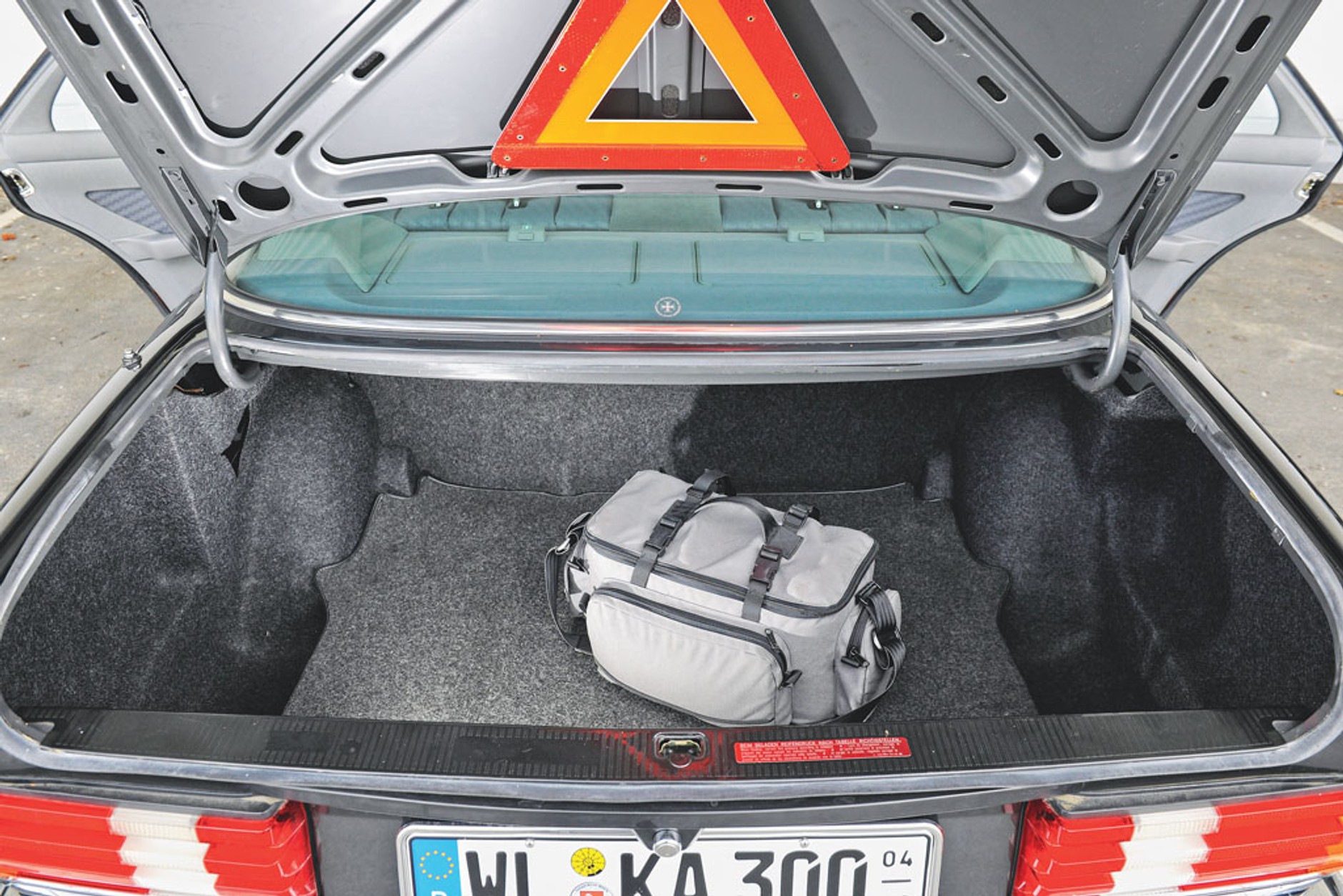 Mercedes 300 SE - odpowiedni samochód dla szefów