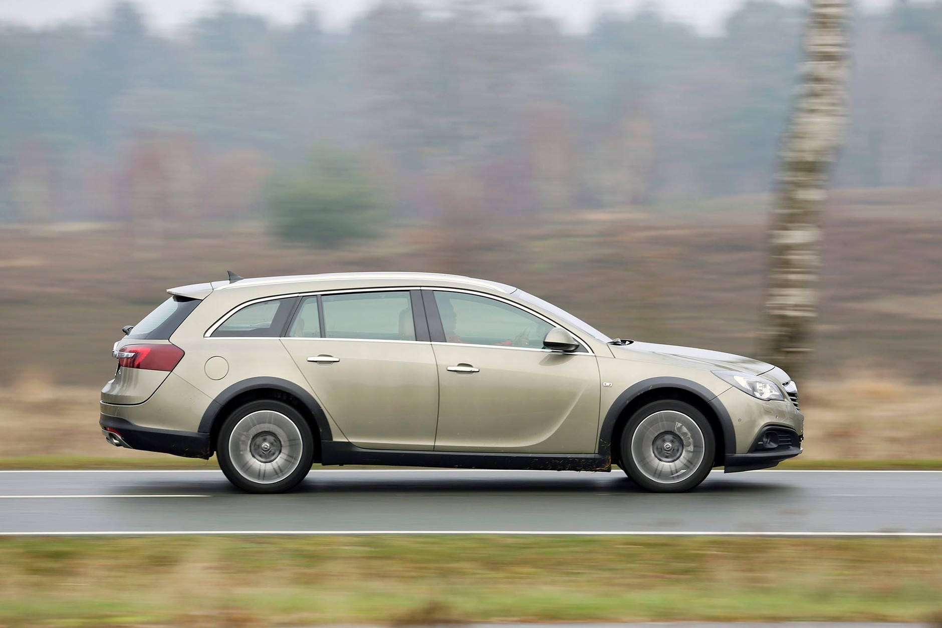 Opel Insignia Country Tourer - lata produkcji 2013-17, cena 54 500 zł