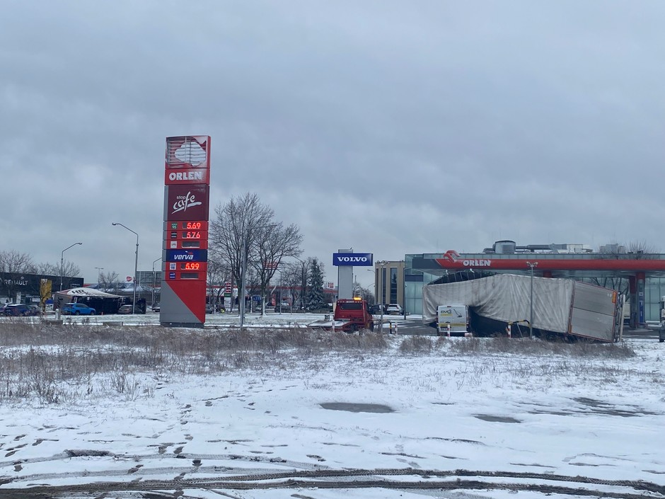 Skutki burzy śnieżnej w Warszawie