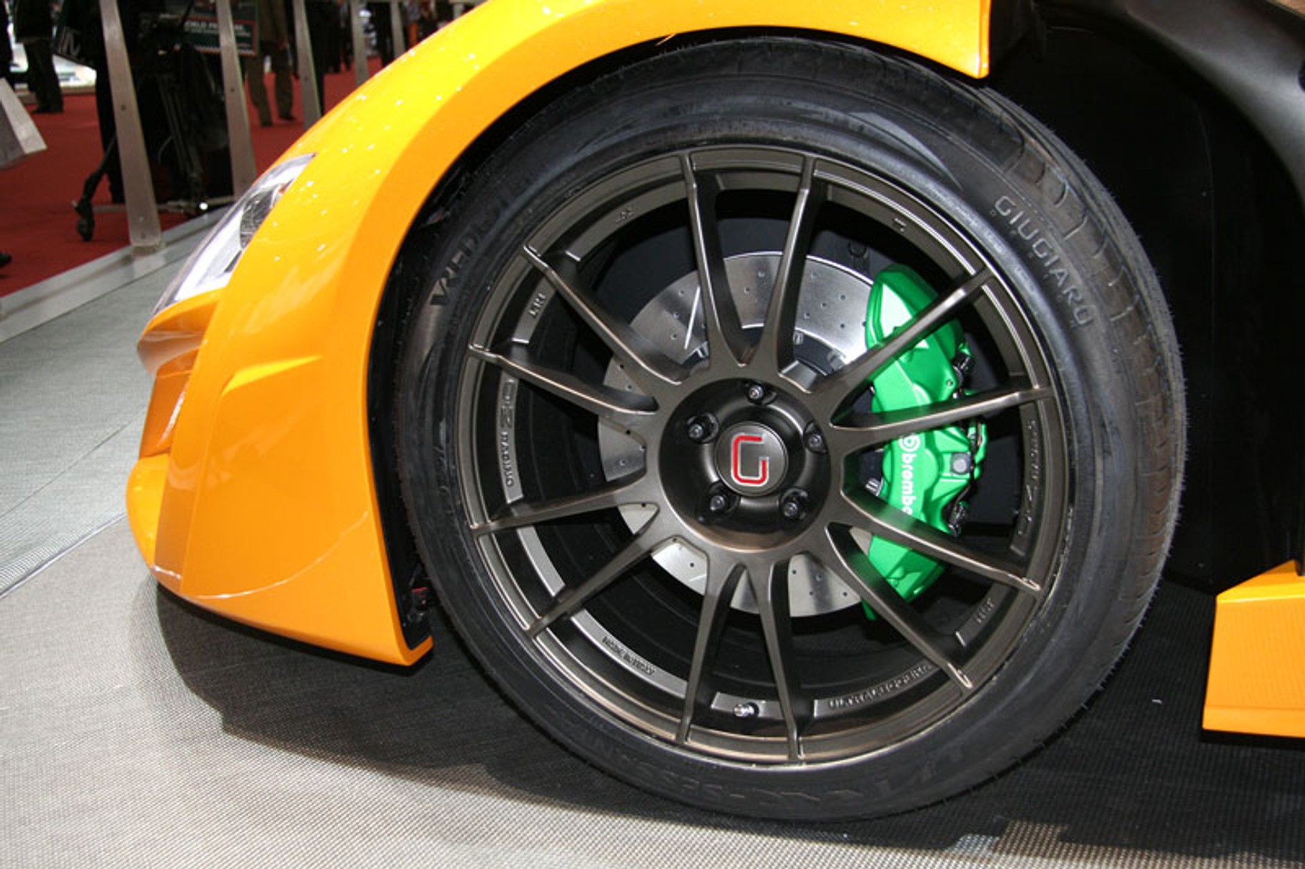 Genewa 2009: Italdesign Giugiaro Frazer-Nash Namir – hybrydowy tygrys we włoskim garniturze