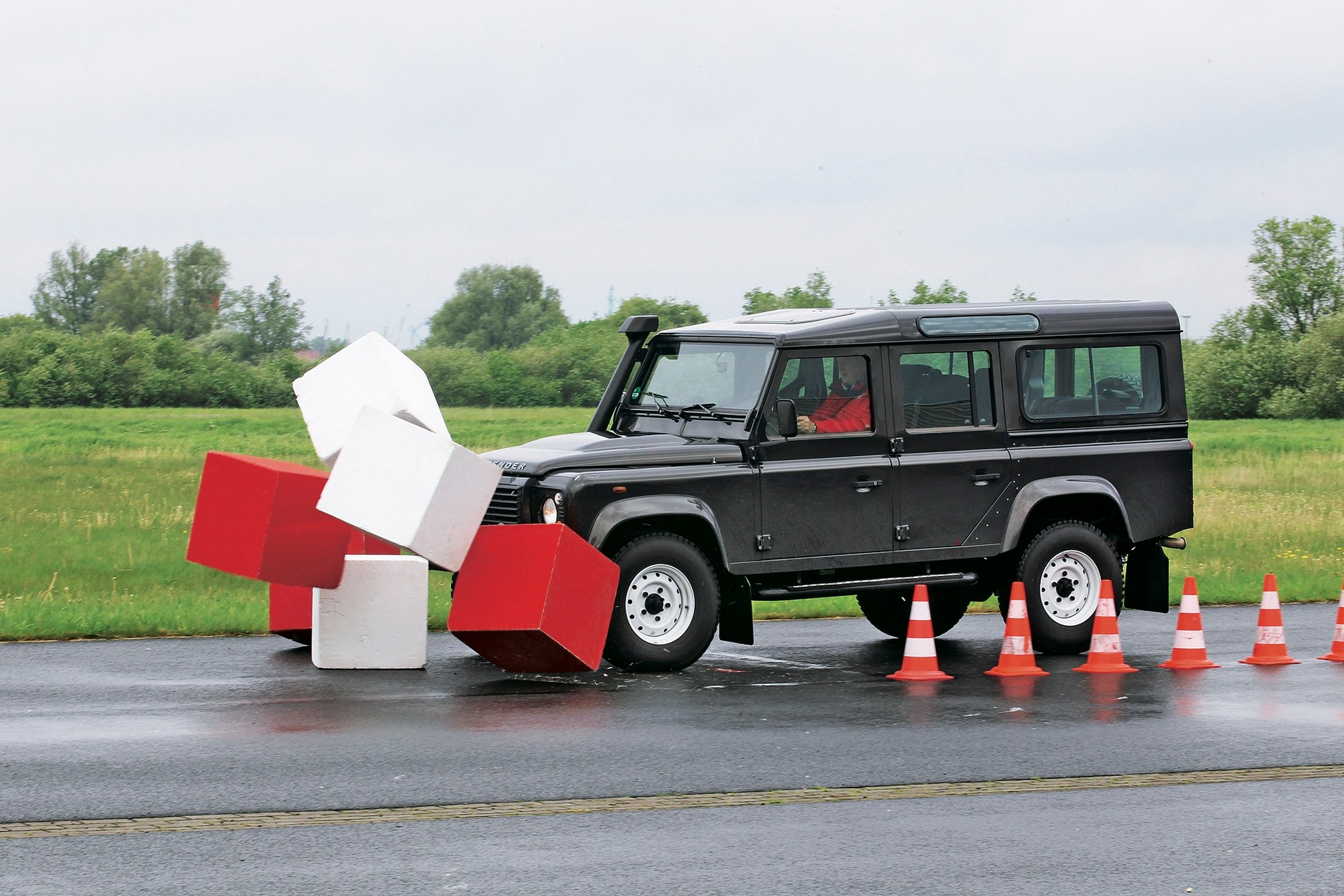 Land Rover Defender 110