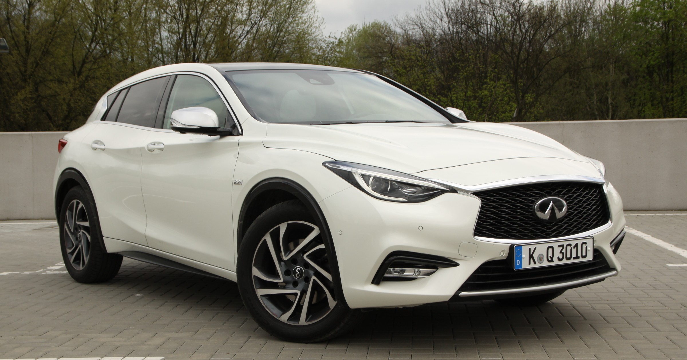 Infiniti Q30 2.2d DCT AWD