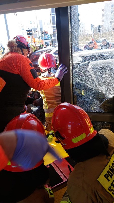 Groźny wypadek w Gdańsku. Potężny SUV wygiął się jak precel