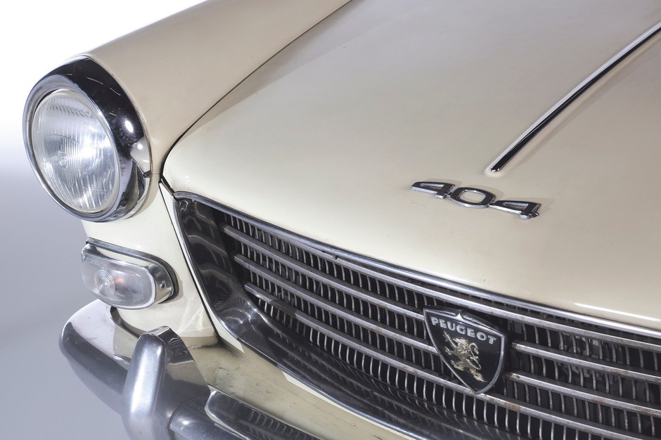 Peugeot 404