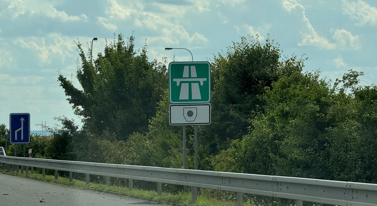 Znak z czarną kropką w sześciokącie jest szalenie istotny dla Polaków. Nawet 3500 zł kary