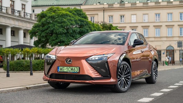 Lexus RZ