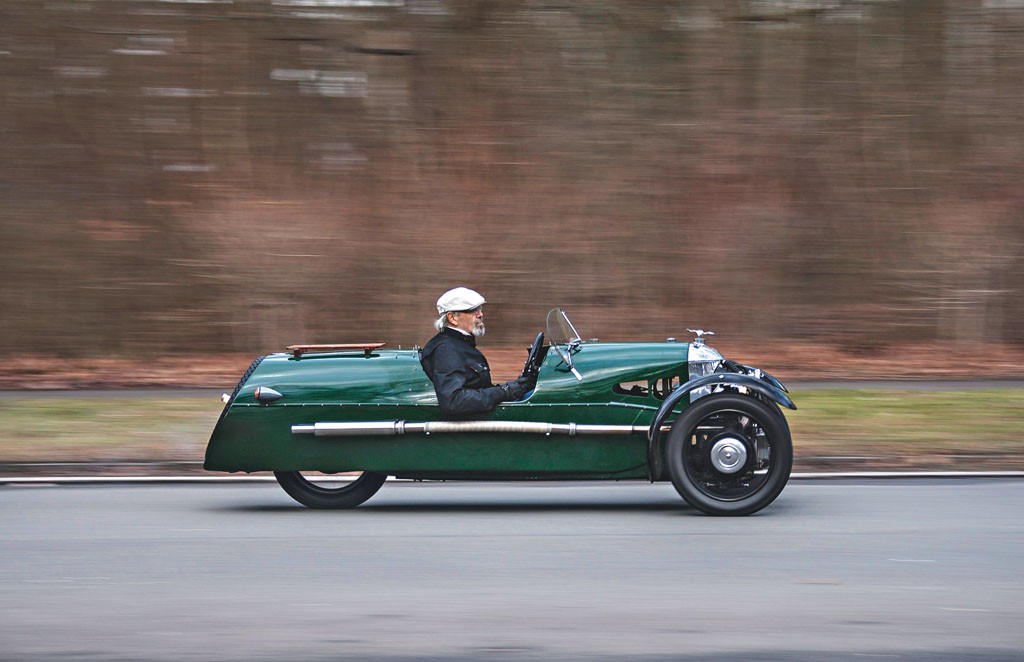 To nie jest pojazd dla mięczaków. Kiedyś był 
w posiadaniu wielu pilotów, jeden egzemplarz miał też Stirling Moss.