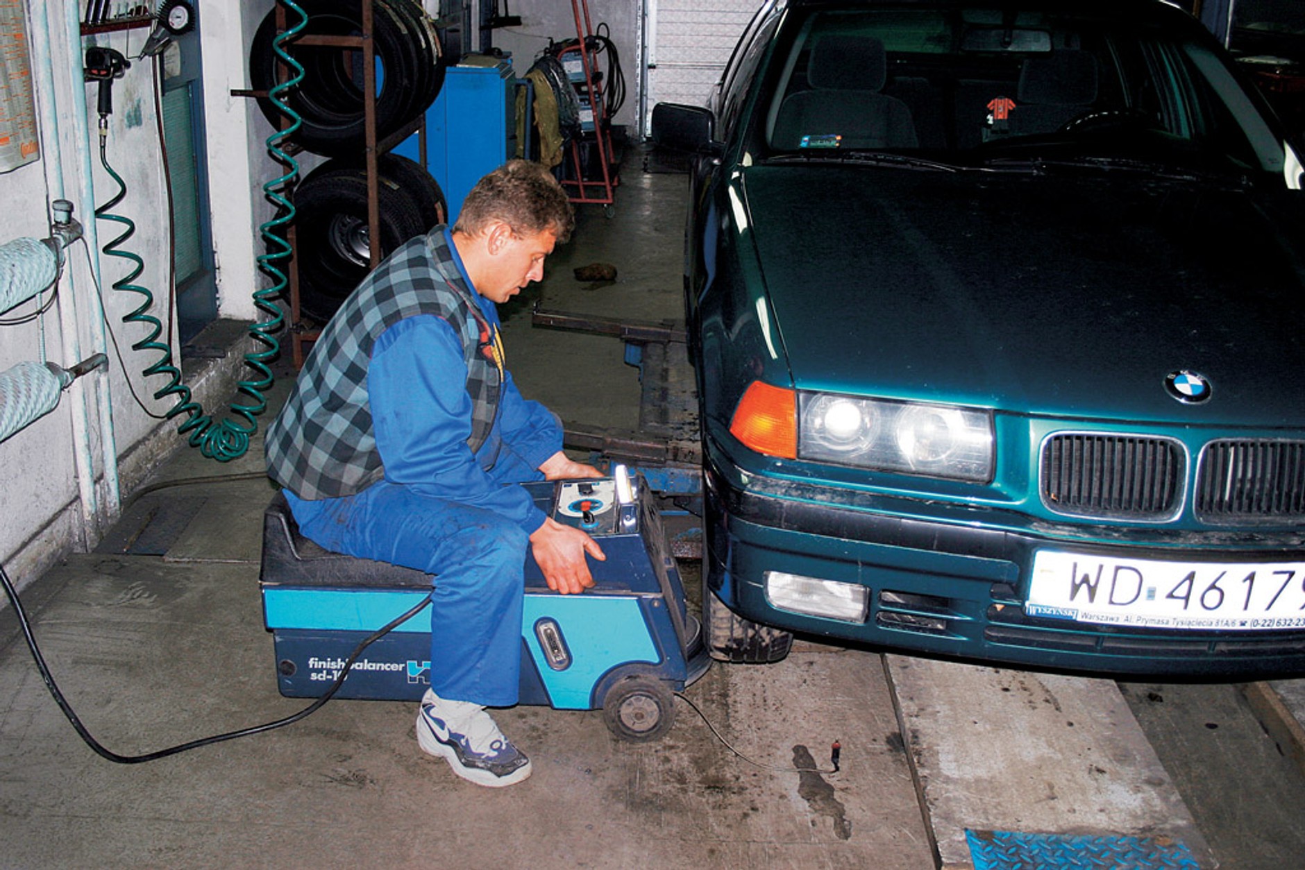 Wymiana opon bez tajemnic: Mechanikom lepiej patrzeć na ręce