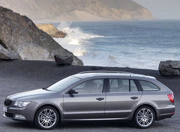 Skoda Superb Combi lepsza i tańsza od Passata