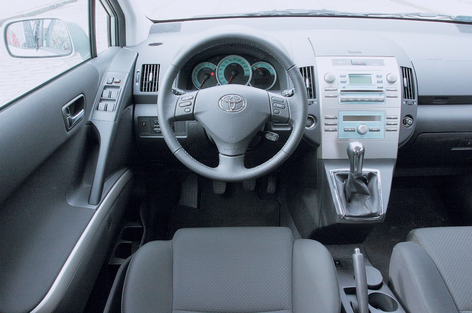 Ford Focus C-Max kontra Toyota Corolla Verso: vany idealne nie tylko w wakacje