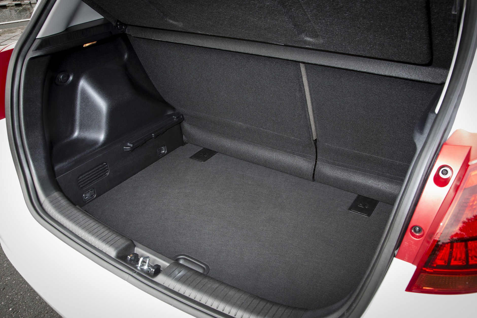 Paryż 2014: odmłodzona Kia Venga