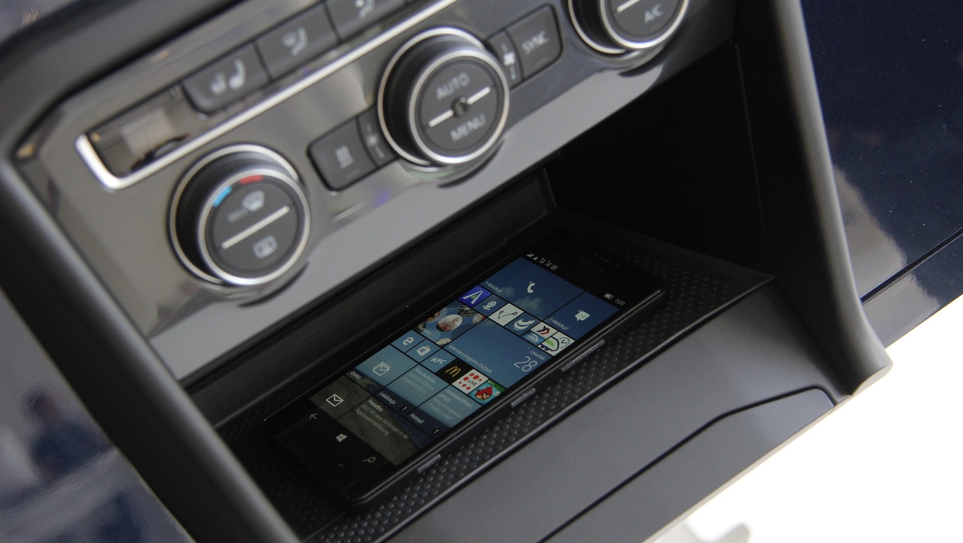 VW Tiguan Tech Day - Lumia 950 i ładowanie indukcyjne. Trochę się grzeje...