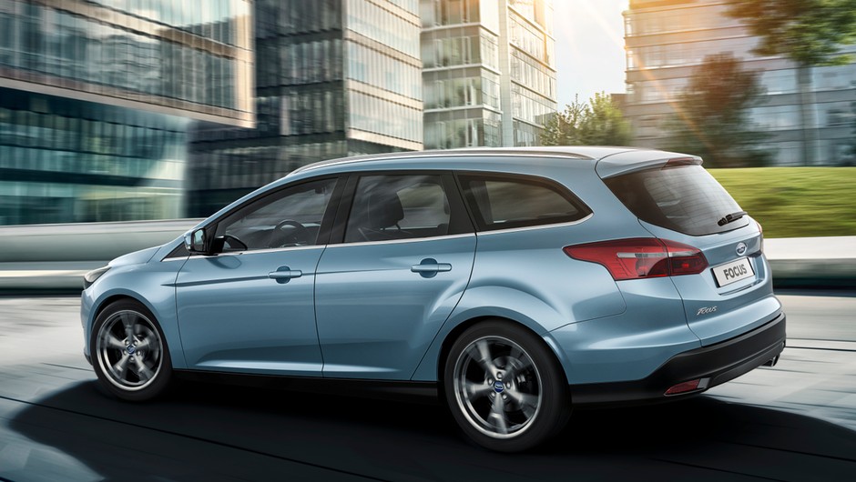 NewFordFocus-wagon-01