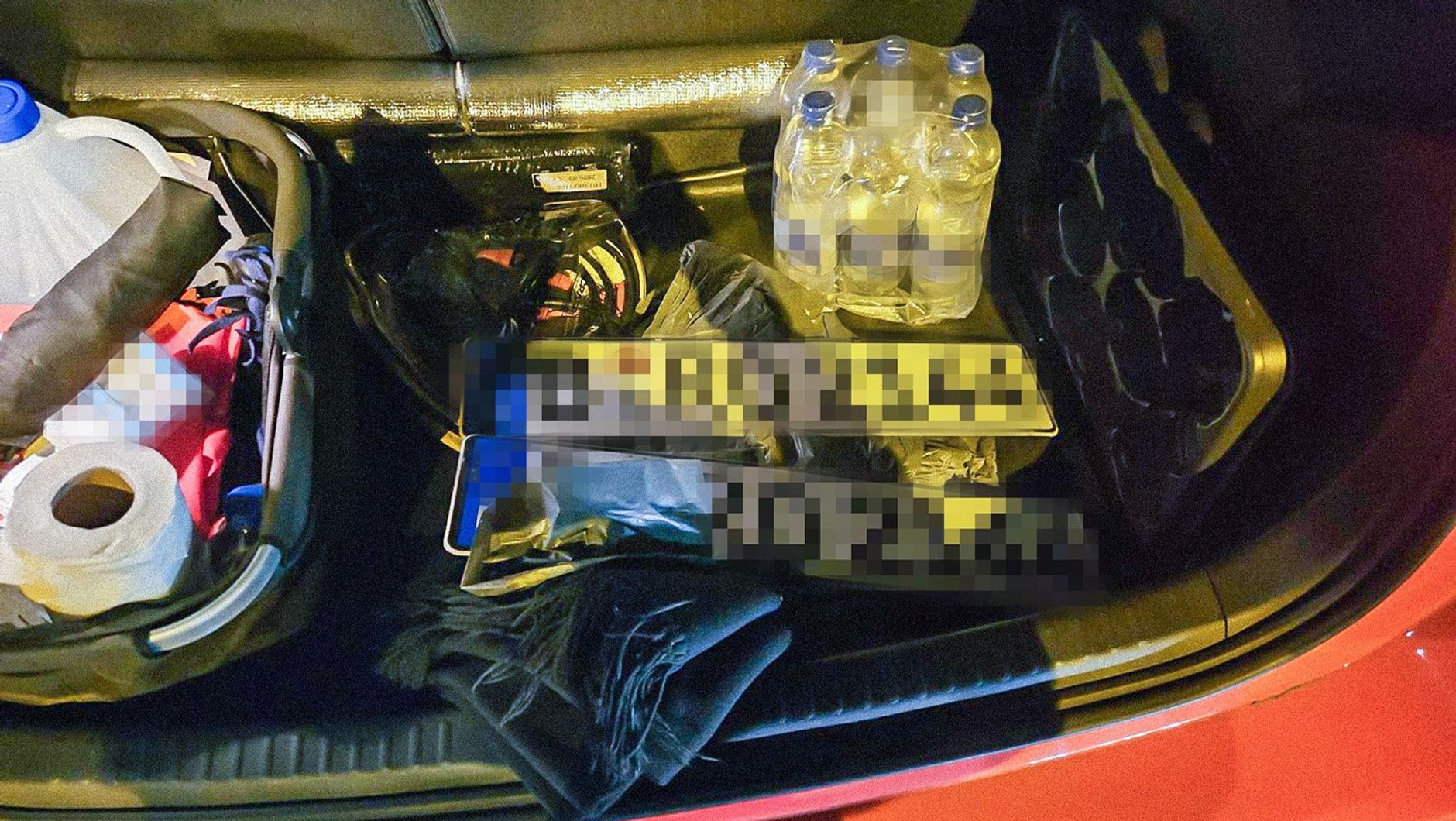 Kierowcy samochodów prowadzili auta na podrobionych tablicach rejestracyjnych