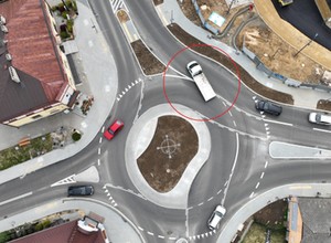 W Hałcnowie powstało osobliwe rondo. Kierowcy są zdezorientowani
