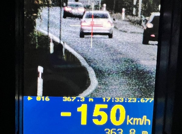 Policjanci z grupy Speed patrolowali drogi. 30 kierowców straciło prawo jazdy
