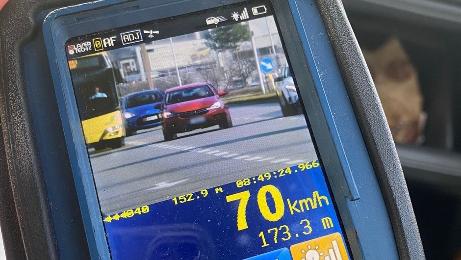 Obraz pochodzący z serwisu https://katowice.policja.gov.pl/k14/informacje/wiadomosci/387511,Podsumowali-dzialania-quotBezpieczny-pieszyquot.html