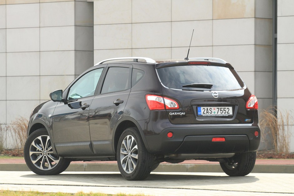 Nissan Qashqai: auto pod nadzorem kamer