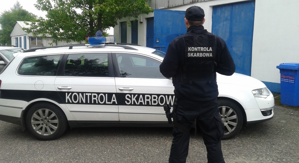 Kontrole skarbowe mogą dotyczyć źródeł finansowania np. samochodu (zdjęcie ilustracyjne)