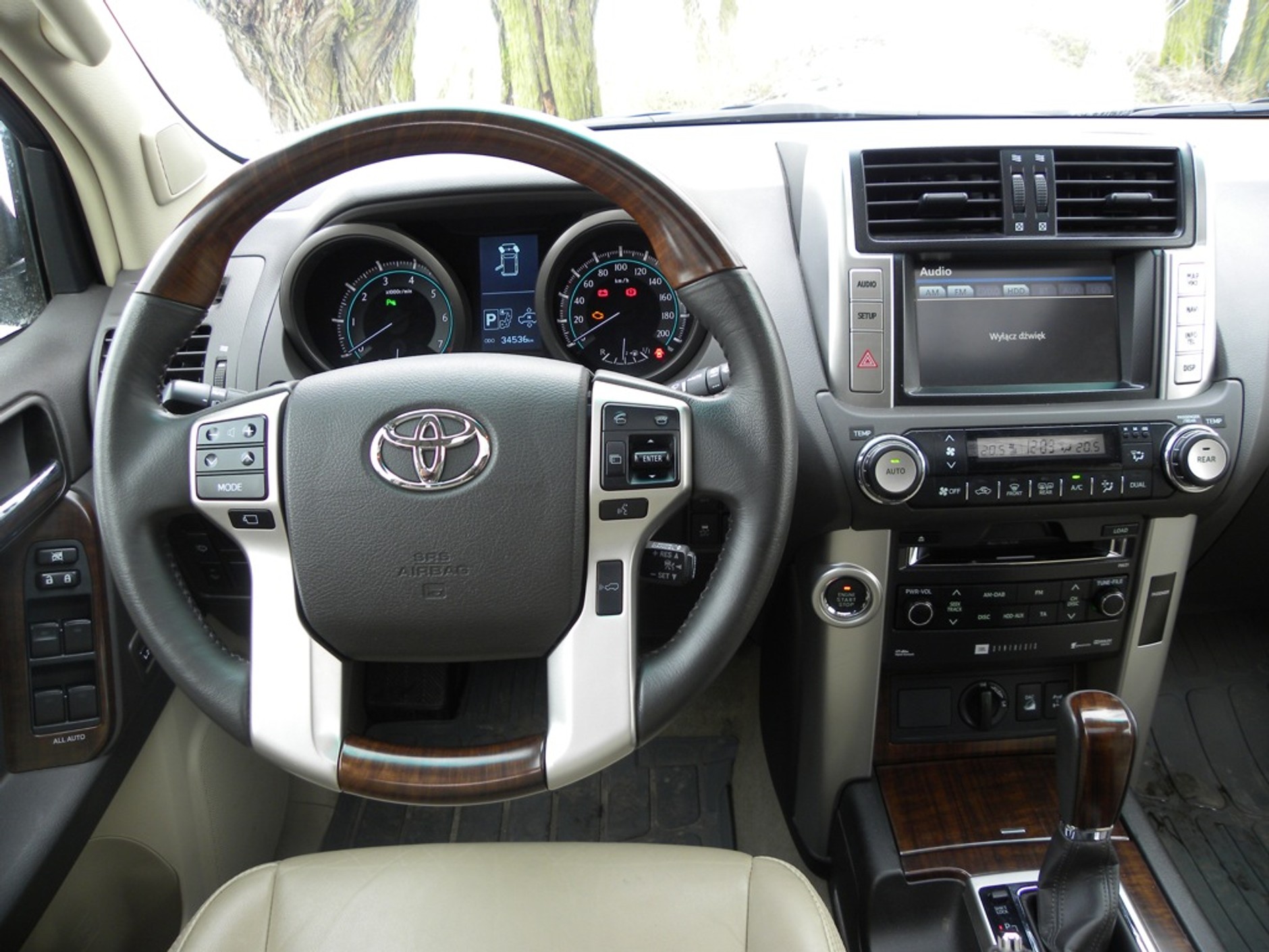 Toyota Land Cruiser: Wysoko zawieszony luksus