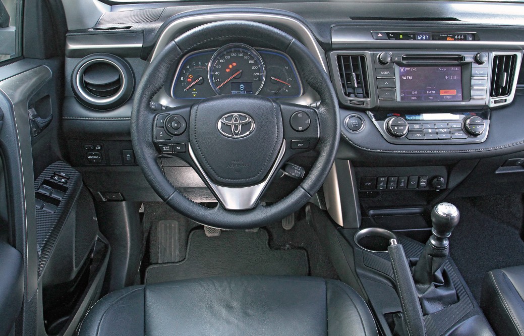 Niezła jakość wykończenia, solidny montaż. Zdarzają się wersje z dość bogatym wyposażeniem